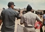 Standbild Betrieb neues Leben Vietnam, 1975, aus Sekunde 42 historischem Filmmaterial Videoclip 65675043918