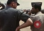 Standbild Betrieb neues Leben Vietnam, 1975, aus Sekunde 52 historischem Filmmaterial Videoclip 65675043918
