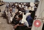Standbild Betrieb neues Leben Vietnam, 1975, aus Sekunde 58 historischem Filmmaterial Videoclip 65675043918