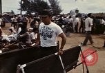 Standbild Betrieb neues Leben Vietnam, 1975, aus Sekunde 62 historischem Filmmaterial Videoclip 65675043918