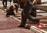 Standbild Betrieb neues Leben Vietnam, 1975, aus Sekunde 16 historischem Filmmaterial Videoclip 65675043920