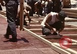 Standbild Betrieb neues Leben Vietnam, 1975, aus Sekunde 17 historischem Filmmaterial Videoclip 65675043920