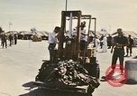 Standbild Betrieb neues Leben Vietnam, 1975, aus Sekunde 55 historischem Filmmaterial Videoclip 65675043921