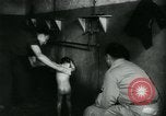 Standbild kleiner Tiger Joe China, 1944, aus Sekunde 59 historischem Filmmaterial Videoclip 65675043945