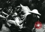 Immagine di Rifugiati cinesi Cina, 1944, secondo 35 filmato di repertorio 65675043946