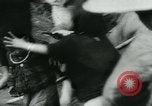 Immagine di Rifugiati cinesi Cina, 1944, secondo 56 filmato di repertorio 65675043946
