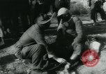Immagine di Rifugiati cinesi Cina, 1944, secondo 57 filmato di repertorio 65675043946