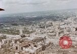 Immagine di Vista aerea bomba danneggia Berlino Germania, 1945, secondo 6 filmato di repertorio 65675043956