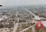 Immagine di Vista aerea bomba danneggia Berlino Germania, 1945, secondo 42 filmato di repertorio 65675043956