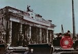 Standbild britische Truppen Berlin Deutschland, 1945, aus Sekunde 31 historischem Filmmaterial Videoclip 65675043968