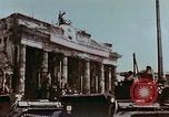 Standbild britische Truppen Berlin Deutschland, 1945, aus Sekunde 37 historischem Filmmaterial Videoclip 65675043968