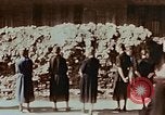 Immagine di Civili tedesco Berlino Germania, 1945, secondo 8 filmato di repertorio 65675043970