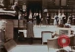 Immagine di Civili tedesco Berlino Germania, 1945, secondo 25 filmato di repertorio 65675043970