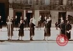 Immagine di Civili tedesco Berlino Germania, 1945, secondo 35 filmato di repertorio 65675043970