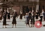 Immagine di Civili tedesco Berlino Germania, 1945, secondo 43 filmato di repertorio 65675043970