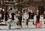Immagine di Civili tedesco Berlino Germania, 1945, secondo 45 filmato di repertorio 65675043970