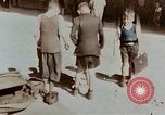 Immagine di Ragazzi tedesco Berlino Germania, 1945, secondo 4 filmato di repertorio 65675043971