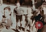 Immagine di Ragazzi tedesco Berlino Germania, 1945, secondo 15 filmato di repertorio 65675043971