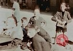 Immagine di Ragazzi tedesco Berlino Germania, 1945, secondo 18 filmato di repertorio 65675043971