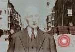 Immagine di Civili tedesco Berlino Germania, 1945, secondo 13 filmato di repertorio 65675043972