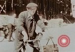 Immagine di Civili tedesco Berlino Germania, 1945, secondo 48 filmato di repertorio 65675043972