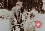 Immagine di Civili tedesco Berlino Germania, 1945, secondo 51 filmato di repertorio 65675043972