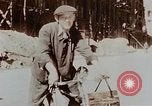 Immagine di Civili tedesco Berlino Germania, 1945, secondo 54 filmato di repertorio 65675043972