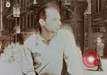 Immagine di Civili tedesco Berlino Germania, 1945, secondo 58 filmato di repertorio 65675043972