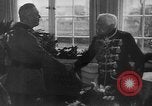 Standbild deutscher Generalfeldmarschall August von Mackensen Berlin Deutschland, 1944, aus Sekunde 3 historischem Filmmaterial Videoclip 65675043977