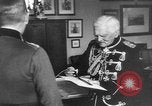 Standbild deutscher Generalfeldmarschall August von Mackensen Berlin Deutschland, 1944, aus Sekunde 16 historischem Filmmaterial Videoclip 65675043977