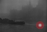 Image des navires de guerre allemands avancer le long du Danube dans Seconde Guerre Mondiale Budapest Hongrie, 1944, de la seconde 13 séquences d'archives historiques vidéo 65675043978