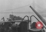 Image des navires de guerre allemands avancer le long du Danube dans Seconde Guerre Mondiale Budapest Hongrie, 1944, de la seconde 17 séquences d'archives historiques vidéo 65675043978