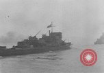 Image des navires de guerre allemands avancer le long du Danube dans Seconde Guerre Mondiale Budapest Hongrie, 1944, de la seconde 19 séquences d'archives historiques vidéo 65675043978
