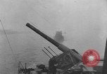 Image des navires de guerre allemands avancer le long du Danube dans Seconde Guerre Mondiale Budapest Hongrie, 1944, de la seconde 33 séquences d'archives historiques vidéo 65675043978
