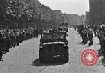 Immagine di Leonard T Gerow Parigi Francia, 1944, secondo 33 filmato di repertorio 65675043991