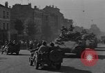 Immagine di Soldati statunitensi Parigi Francia, 1944, secondo 15 filmato di repertorio 65675043992
