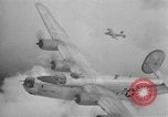 Image États-Unis B-24 Liberator l'Europe, 1944, de la seconde 10 séquences d'archives historiques vidéo 65675043999