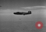 Image États-Unis B-24 Liberator l'Europe, 1944, de la seconde 35 séquences d'archives historiques vidéo 65675043999
