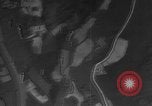 Standbild Bombardierung über Target Europa, 1946, aus Sekunde 10 historischem Filmmaterial Videoclip 65675044000