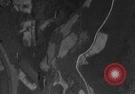 Standbild Bombardierung über Target Europa, 1946, aus Sekunde 11 historischem Filmmaterial Videoclip 65675044000