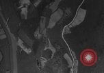 Standbild Bombardierung über Target Europa, 1946, aus Sekunde 12 historischem Filmmaterial Videoclip 65675044000