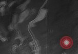Standbild Bombardierung über Target Europa, 1946, aus Sekunde 16 historischem Filmmaterial Videoclip 65675044000