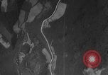 Standbild Bombardierung über Target Europa, 1946, aus Sekunde 17 historischem Filmmaterial Videoclip 65675044000