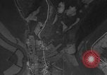 Standbild Bombardierung über Target Europa, 1946, aus Sekunde 33 historischem Filmmaterial Videoclip 65675044000