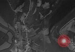 Standbild Bombardierung über Target Europa, 1946, aus Sekunde 35 historischem Filmmaterial Videoclip 65675044000