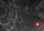 Standbild Bombardierung über Target Europa, 1946, aus Sekunde 37 historischem Filmmaterial Videoclip 65675044000