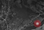 Standbild Bombardierung über Target Europa, 1946, aus Sekunde 41 historischem Filmmaterial Videoclip 65675044000