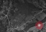 Standbild Bombardierung über Target Europa, 1946, aus Sekunde 43 historischem Filmmaterial Videoclip 65675044000