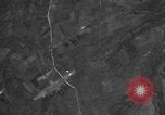 Standbild Bombardierung über Target Europa, 1946, aus Sekunde 27 historischem Filmmaterial Videoclip 65675044001