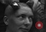 Standbild Frauen Mitarbeiter BESANCON FRANKREICH, 1944, aus Sekunde 58 historischem Filmmaterial Videoclip 65675044005